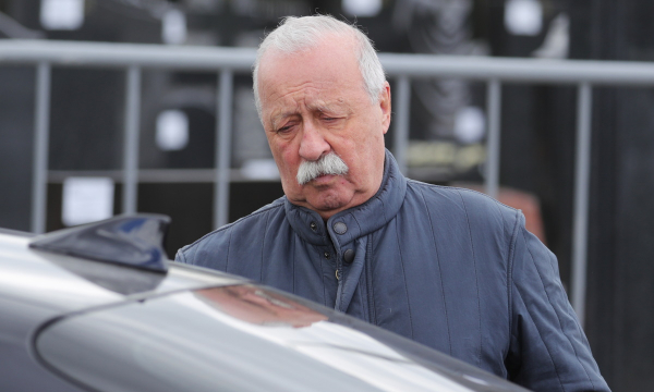 С Якубовича сорвали маску: что он творит за камерой